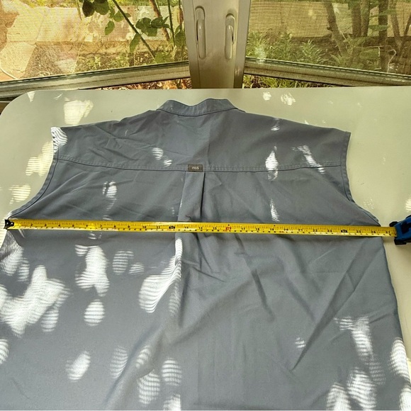 Figs Technical Collection Blue-Gray Sleeveless Scrub Shirt Mens Size XL - Picture 7 of 7